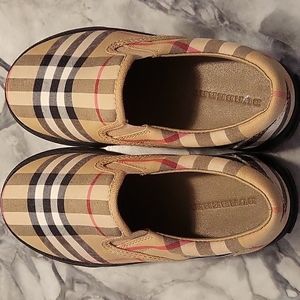 Kids burberry shoes